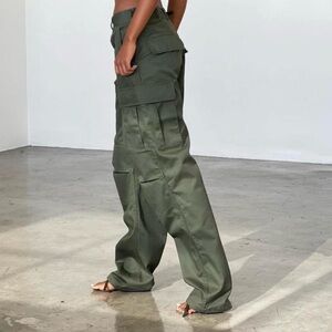 Local European green cargo pants